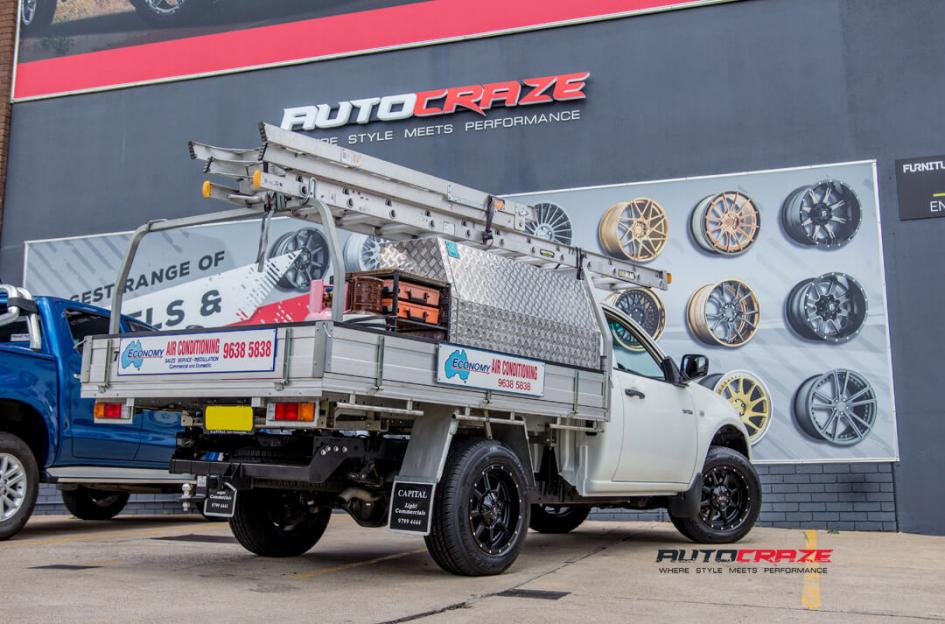 MITSUBISHI TRITON T14 SATIN BLACK